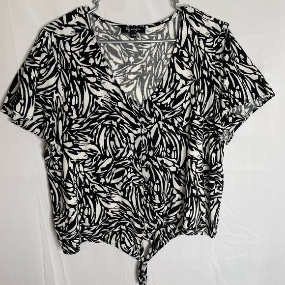Lily Morgan Women’s XL Tie Front Button Up Blouse Black White 102 - Picture 1 of 11
